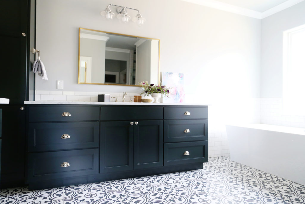 The New Traditional: Evanston Master Bath Reveal with SOURCES! – CBC Builds