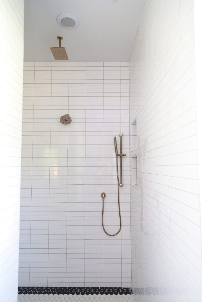 The Neely Fam Graphically Modern Master Bath REVEAL! – CBC Builds